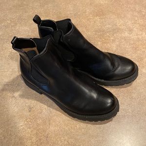 Womens Fergie boots size 8.5